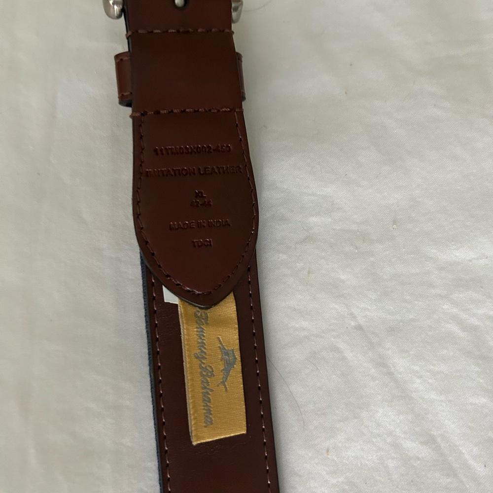 Tommy Bahama Men’s embroidered whalebelt, Large, New